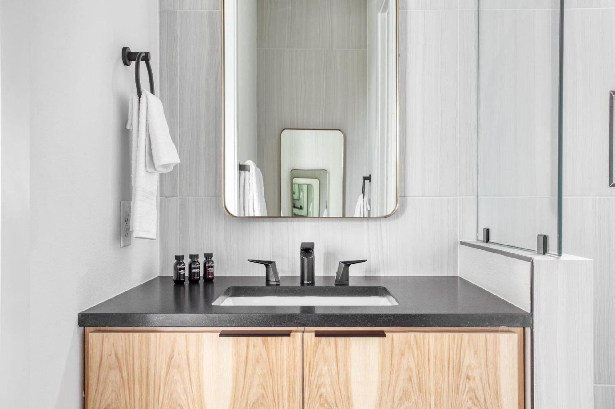 Melody By Avantstay Peloton Included Sleek Home Austin Exterior photo